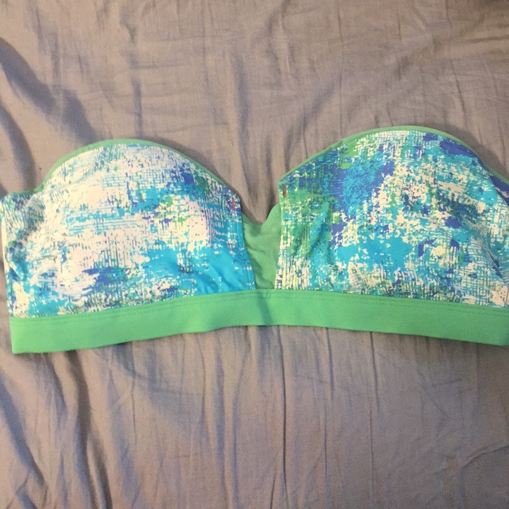 Brand new bikini top